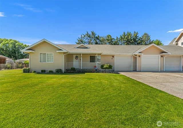 Photo 2 of Multi family home for sale at 42 Hadley St Nw, East Wenatchee, WA 98802 | MLS# NWM2542727 | Listing updated on 2026-09-23