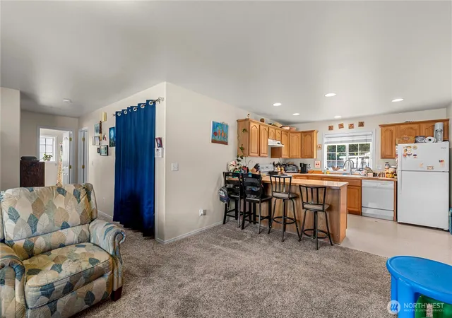 Photo 3 of House for sale at 42 Hadley St NW, East Wenatchee, WA 98802 | MLS# NWM2542727 | Listing updated on 2026-09-23