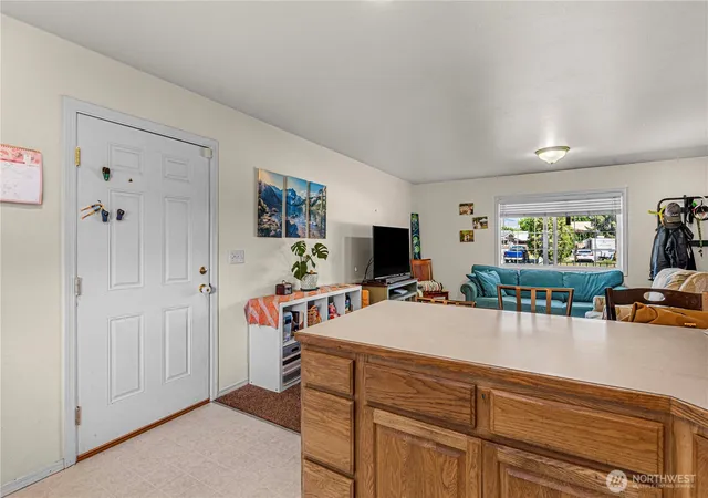 Photo 4 of House for sale at 42 Hadley St NW, East Wenatchee, WA 98802 | MLS# NWM2542727 | Listing updated on 2026-09-23