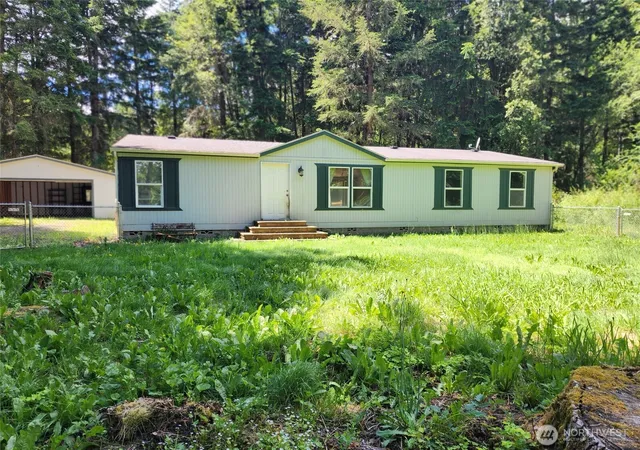 Photo 2 of Sale Pending at 11843 Blue Glacier Ln Se, Yelm, WA 98597 | MLS# NWM2542791 | Listing updated on 2026-09-03
