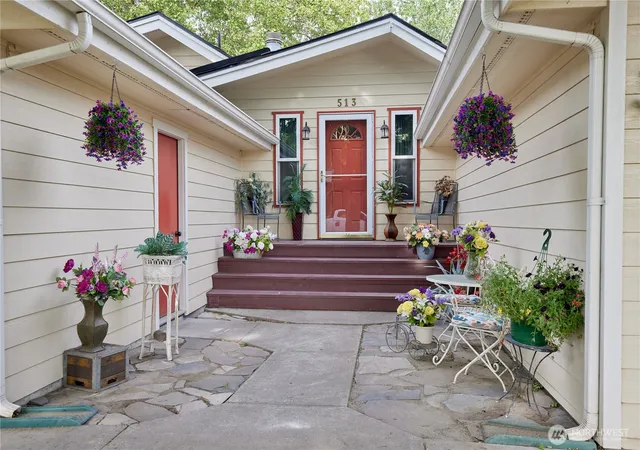 Photo 1 of Single family home for sale at 513 Se Highland Park Dr, College Place, WA 99324 | MLS# NWM2542795 | Listing updated on 2026-10-02