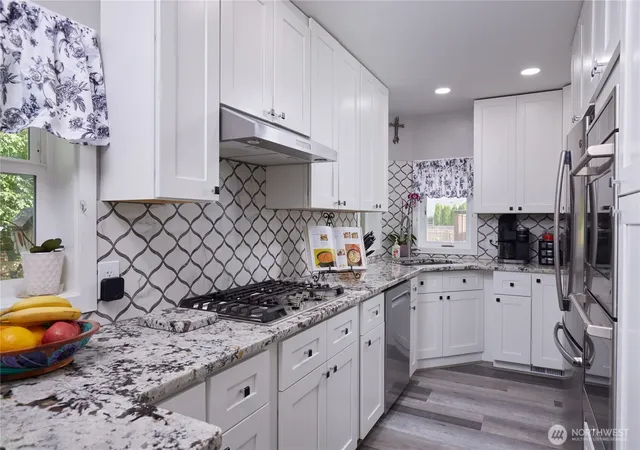 Photo 2 of Single family home for sale at 513 Se Highland Park Dr, College Place, WA 99324 | MLS# NWM2542795 | Listing updated on 2026-10-02