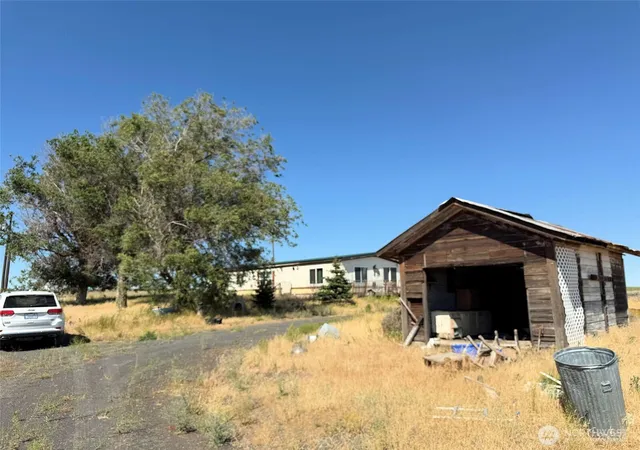 Photo 3 of Manufactured home for sale at 32498 Crick Rd N, Wilbur, WA 99185 | MLS# NWM2542855 | Listing updated on 2026-09-22