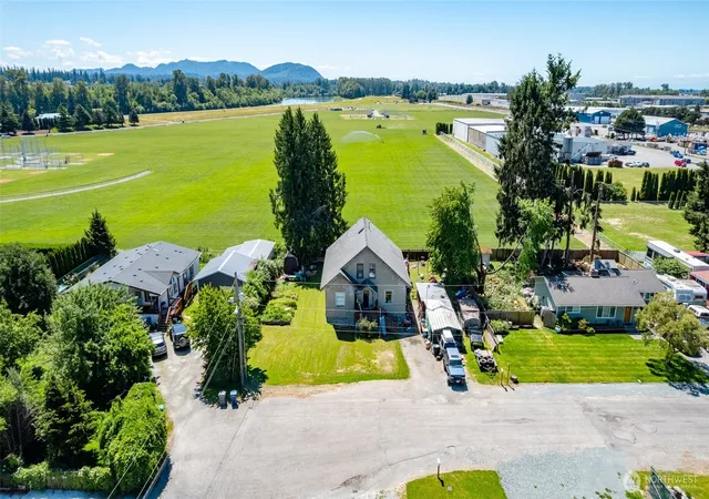 Photo 3 of Sale Pending at 810 Cul De Sac Ave, Burlington, WA 98233 | MLS# NWM2542860 | Listing updated on 2026-09-19