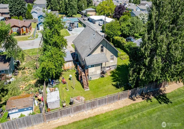 Photo 4 of Sale Pending at 810 Cul De Sac Ave, Burlington, WA 98233 | MLS# NWM2542860 | Listing updated on 2026-09-19