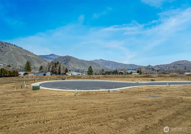 Photo 3 of Sale Pending at 143 Fruitful Pl, Cashmere, WA 98815 | MLS# NWM2542880 | Listing updated on 2026-08-06