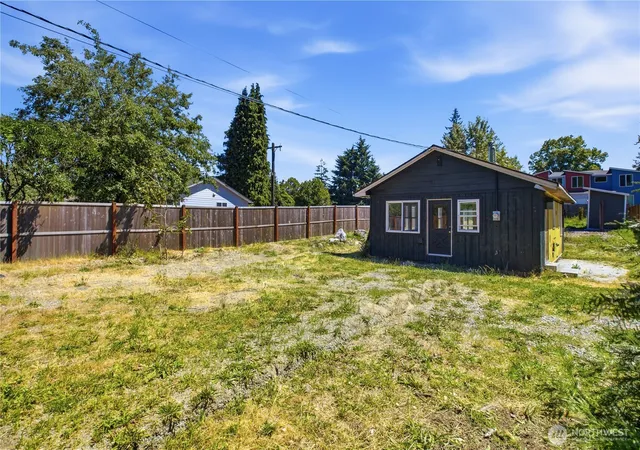 Photo 2 of Single family home for sale at 11410 8th Avenue S, Seattle, WA 98168 | MLS# NWM2542883 | Listing updated on 2026-09-29