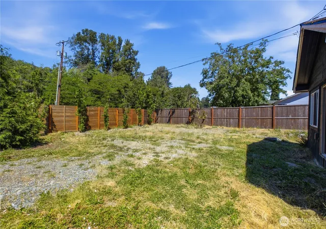 Photo 4 of Single family home for sale at 11410 8th Avenue S, Seattle, WA 98168 | MLS# NWM2542883 | Listing updated on 2026-09-29