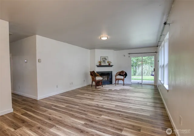 Photo 3 of Single family home for sale at 1505 Glen Ct, Aberdeen, WA 98520 | MLS# NWM2542892 | Listing updated on 2026-09-28