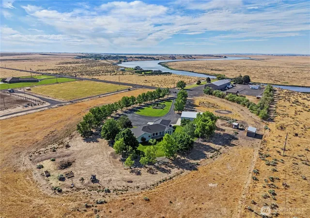 Photo 3 of Single family home for sale at 2328 Rd 102 Ne, Moses Lake, WA 98837 | MLS# NWM2542900 | Listing updated on 2026-09-22
