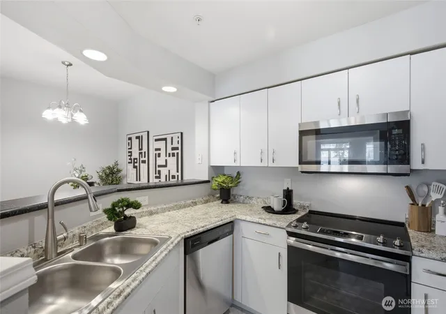 Photo 4 of Condo for sale at 15300 112th Avenue NE #B104, Bothell, WA 98011 | MLS# NWM2542921 | Listing updated on 2026-09-22
