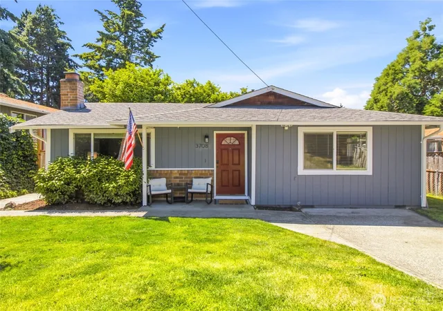 Photo 3 of Single family home for sale at 3708 N Orchard St, Tacoma, WA 98407 | MLS# NWM2542930 | Listing updated on 2026-09-23