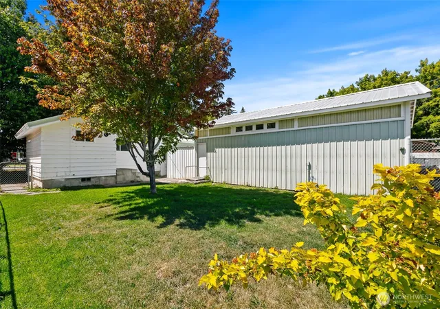 Photo 3 of Single family home for sale at 604 N Pacific St, Ellensburg, WA 98926 | MLS# NWM2542951 | Listing updated on 2026-09-22