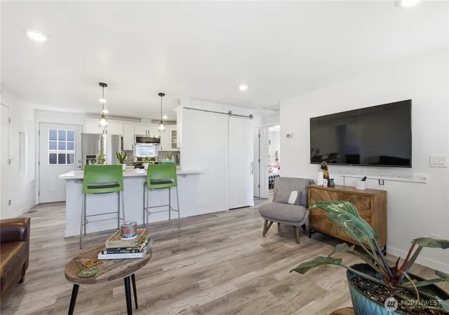 Photo 3 of Single family home for sale at 622 6th Street Se, Auburn, WA 98002 | MLS# NWM2543026 | Listing updated on 2026-09-22