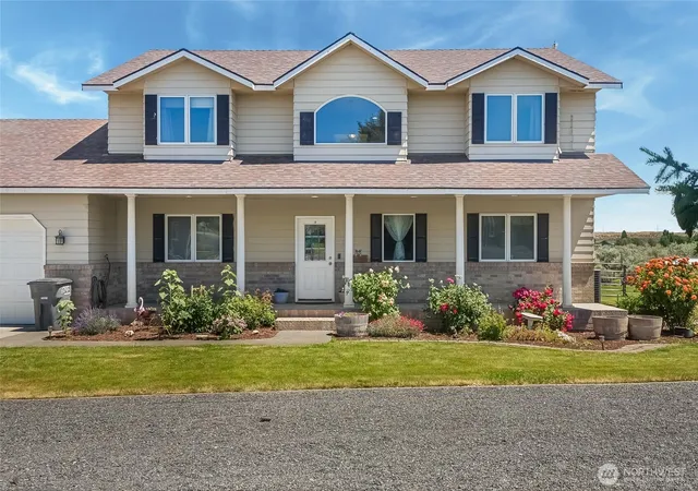 Photo 1 of Sale Pending at 5621 Rd J4 Ne, Moses Lake, WA 98837 | MLS# NWM2543060 | Listing updated on 2026-09-28