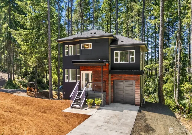 Photo 3 of Single family home for sale at 21 E Country Clb Dr N, Union, WA 98592 | MLS# NWM2543063 | Listing updated on 2026-09-28