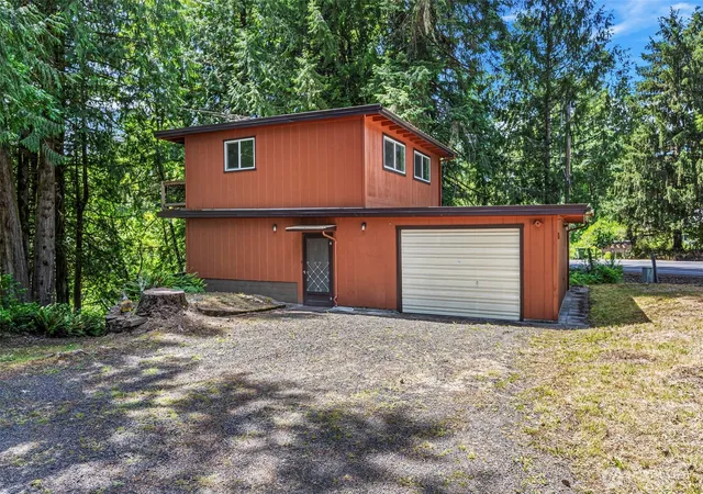 Photo 1 of Single family home for sale at 1701 Tower Rd, Castle Rock, WA 98611 | MLS# NWM2543071 | Listing updated on 2026-09-22