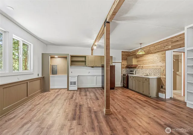 Photo 3 of Single family home for sale at 1701 Tower Rd, Castle Rock, WA 98611 | MLS# NWM2543071 | Listing updated on 2026-09-22