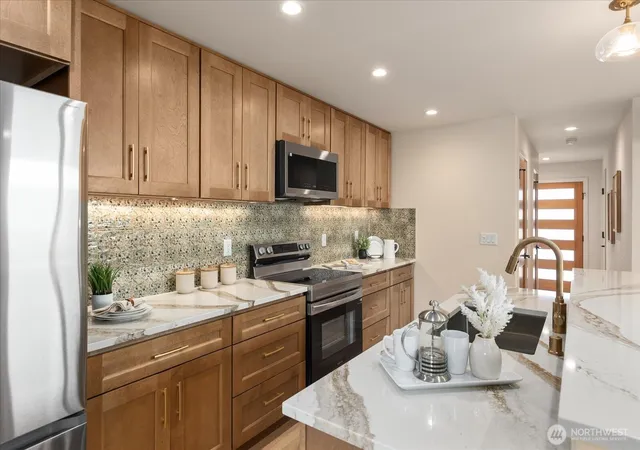Photo 4 of Single family home for sale at 3706 NE 137th Street, Seattle, WA 98125 | MLS# NWM2543073 | Listing updated on 2026-10-01