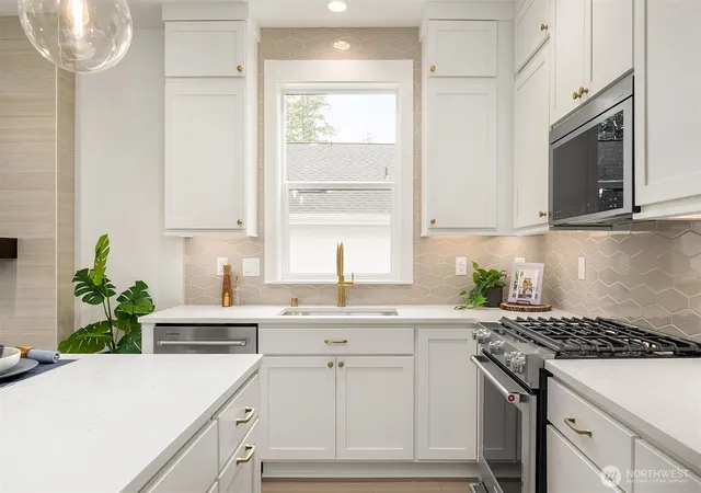 Photo 3 of Condo for sale at 11170 Ne (hs 24) 134th Ct, Redmond, WA 98052 | MLS# NWM2543137 | Listing updated on 2026-09-25