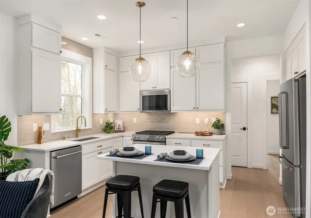 Photo 3 of Condo for sale at 11170 NE (hs 24) 134th Ct, Redmond, WA 98052 | MLS# NWM2543137 | Listing updated on 2026-09-25