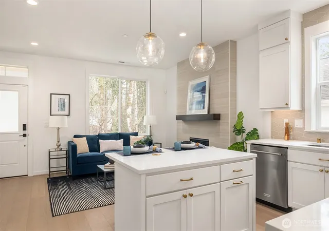 Photo 4 of Condo for sale at 11170 NE (hs 24) 134th Ct, Redmond, WA 98052 | MLS# NWM2543137 | Listing updated on 2026-09-25