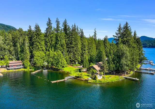 Photo 1 of Sale Pending at 3169 Agate Bay Ln, Bellingham, WA 98226 | MLS# NWM2543138 | Listing updated on 2026-08-24