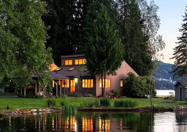 Photo 2 of Sale Pending at 3169 Agate Bay Ln, Bellingham, WA 98226 | MLS# NWM2543138 | Listing updated on 2026-08-24