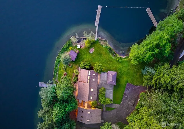 Photo 3 of Sale Pending at 3169 Agate Bay Ln, Bellingham, WA 98226 | MLS# NWM2543138 | Listing updated on 2026-08-24