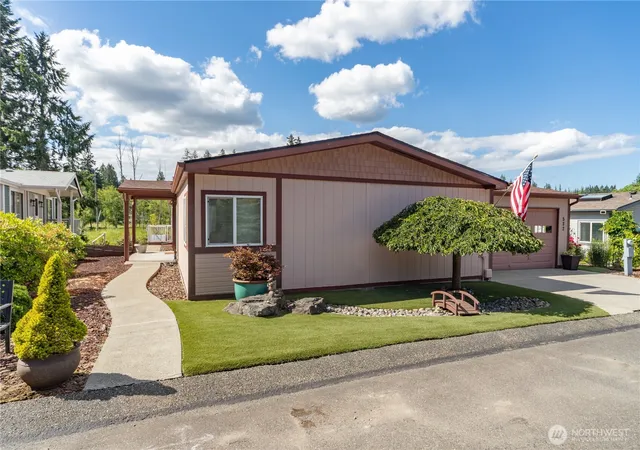 Manufactured home for sale at 532 NW Silver Glen Ln, Bremerton, WA 98311 | MLS# NWM2543143