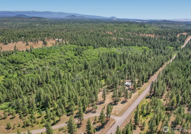 Photo 3 of Manufactured home for sale at 2 Boardman Way, Goldendale, WA 98620 | MLS# NWM2543163 | Listing updated on 2026-09-29