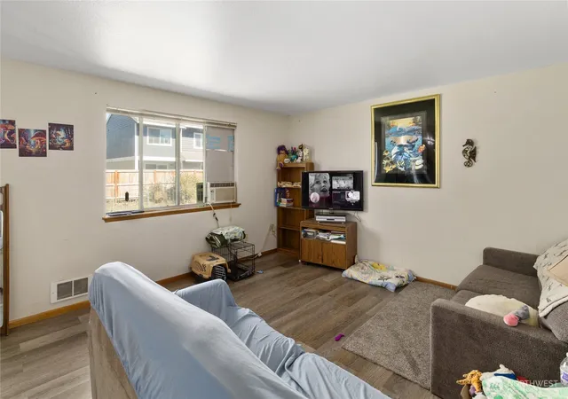 Photo 3 of House for sale at 1900 N -1902 Regal St, Ellensburg, WA 98926 | MLS# NWM2543194 | Listing updated on 2026-09-22