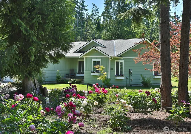 Photo 3 of Single family home for sale at 6545 Cultus Bay Rd, Clinton, WA 98236 | MLS# NWM2543212 | Listing updated on 2026-09-22
