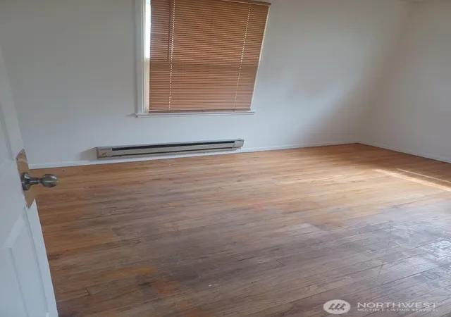 Photo 4 of Single family home for sale at 410 W Ridge Rd, Moses Lake, WA 98837 | MLS# NWM2543249 | Listing updated on 2026-09-24
