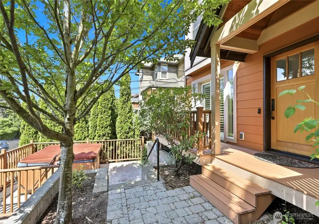 Photo 3 of Townhouse for sale at 3128 Franklin Ave E #B, Seattle, WA 98102 | MLS# NWM2543266 | Listing updated on 2026-09-22