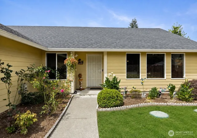 Photo 2 of Sale Pending at 15914 85th Avenue E, Puyallup, WA 98375 | MLS# NWM2543270 | Listing updated on 2026-09-30