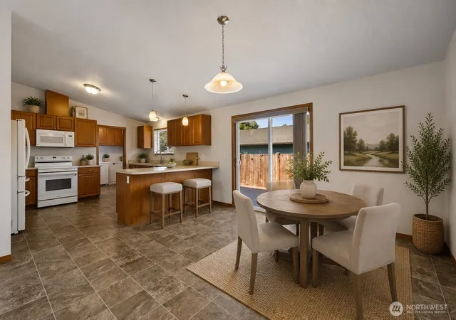 Photo 4 of Sale Pending at 15914 85th Avenue E, Puyallup, WA 98375 | MLS# NWM2543270 | Listing updated on 2026-09-30