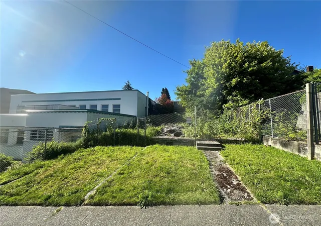 Photo 1 of Land for sale at 1210 35th Street, Everett, WA 98201 | MLS# NWM2543272 | Listing updated on 2026-09-28