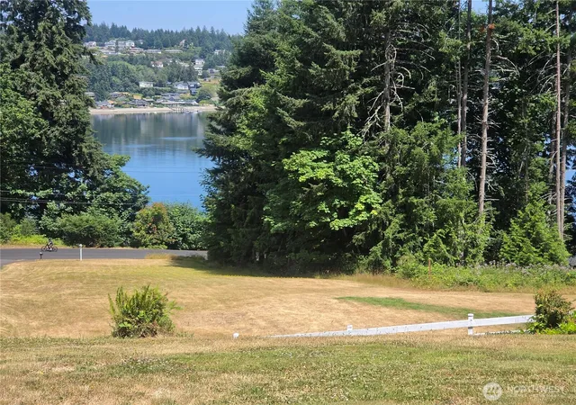 Photo 3 of Single family home for sale at 178 Bella Dr, Fox Island, WA 98333 | MLS# NWM2543285 | Listing updated on 2026-09-21