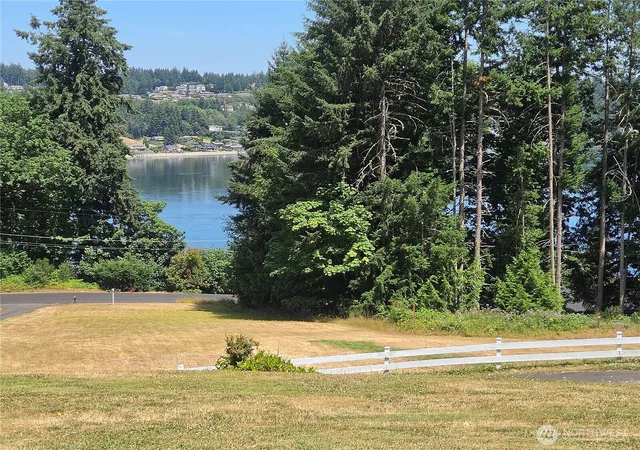 Photo 3 of Single family home for sale at 178 Bella Dr, Fox Island, WA 98333 | MLS# NWM2543285 | Listing updated on 2026-09-21