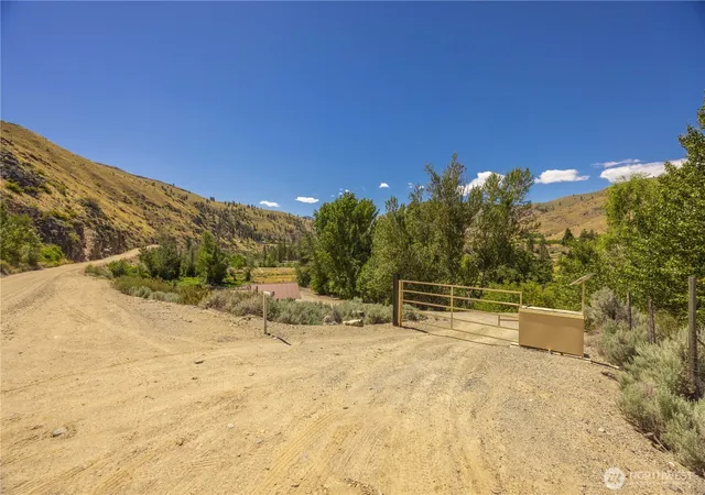 Photo 3 of Land for sale at 164 B Burma Rd, Pateros, WA 98846 | MLS# NWM2543309 | Listing updated on 2026-09-22