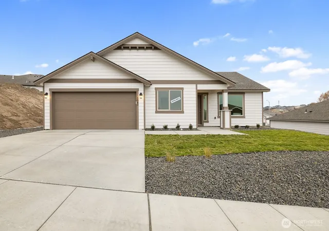 Photo 1 of Sale Pending at 4255 W Bufflehead Blvd, Moses Lake, WA 98837 | MLS# NWM2543322 | Listing updated on 2026-09-29