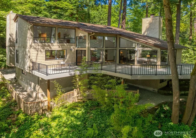 Photo 1 of Single family home for sale at 4336 E Mercer Way, Mercer Island, WA 98040 | MLS# NWM2543333 | Listing updated on 2026-09-30