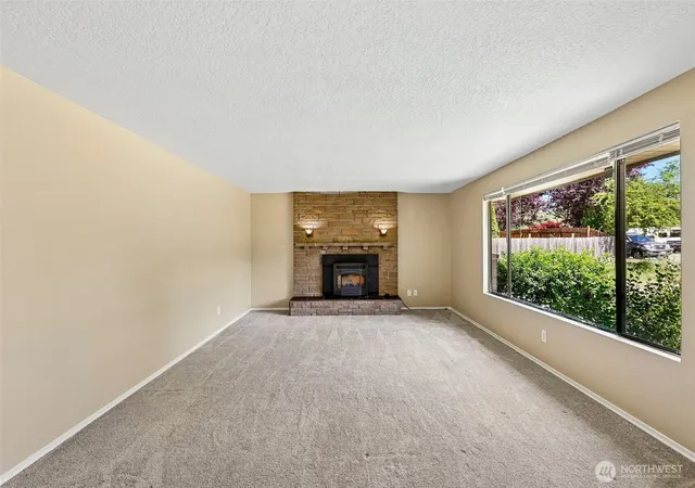 Photo 3 of Single family home for sale at 10204 21st Avenue W, Everett, WA 98204 | MLS# NWM2543349 | Listing updated on 2026-09-18