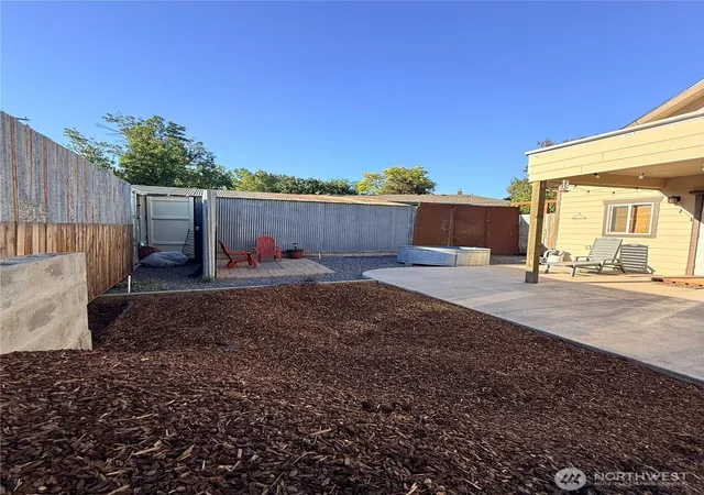 Photo 3 of Single family home for sale at 209 S B St, Prescott, WA 99348 | MLS# NWM2543353 | Listing updated on 2026-09-22