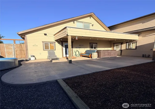 Photo 4 of Single family home for sale at 209 S B St, Prescott, WA 99348 | MLS# NWM2543353 | Listing updated on 2026-09-22