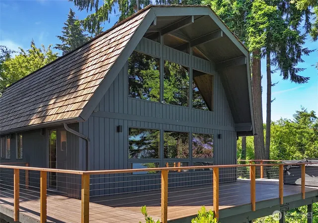 Photo 3 of Sale Pending at 3211 Southwest 166th, Burien, WA 98166 | MLS# NWM2543362 | Listing updated on 2026-09-25