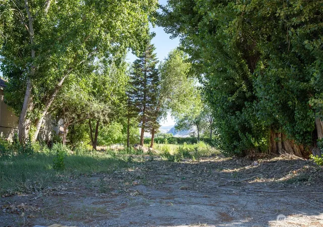 Photo 4 of Sale Pending at 1313 Mckittrick St #C, Wenatchee, WA 98801 | MLS# NWM2543366 | Listing updated on 2026-09-25