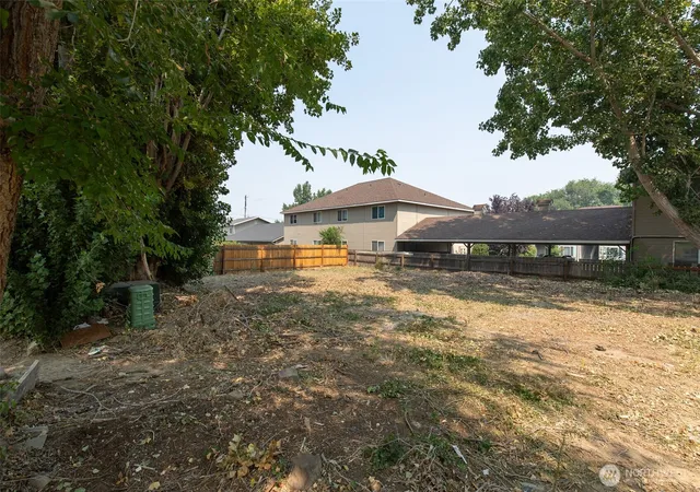 Photo 3 of Sale Pending at 1313 Mckittrick St #C, Wenatchee, WA 98801 | MLS# NWM2543366 | Listing updated on 2026-09-25