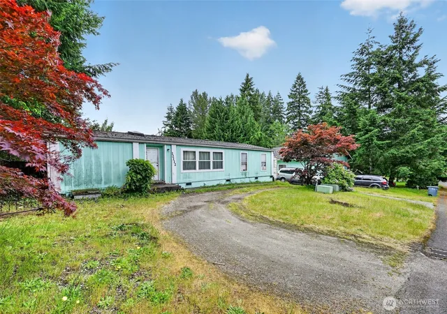 Photo 3 of Sale Pending at 12112 125th Street Ct E, Puyallup, WA 98374 | MLS# NWM2543390 | Listing updated on 2026-09-25